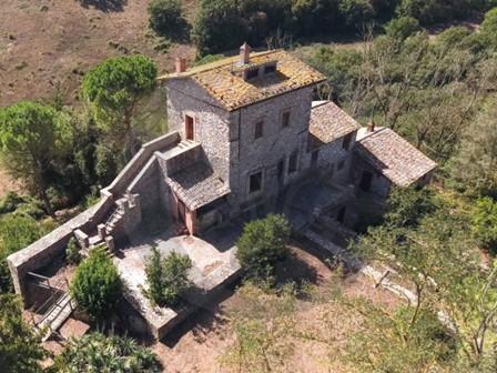 Castle for sale between Orvieto & Todi